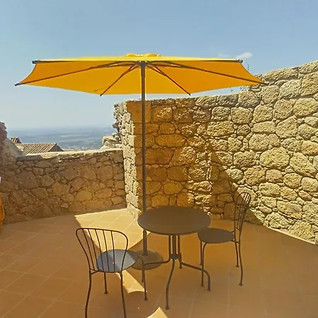 Taverna Lusitana Penzion Monsanto