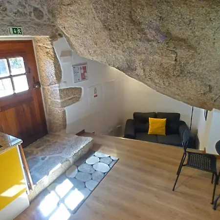 Taverna Lusitana مونسانتو