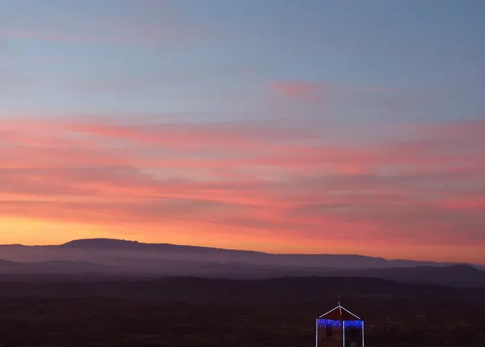 鲁斯塔那酒馆酒店 招待所